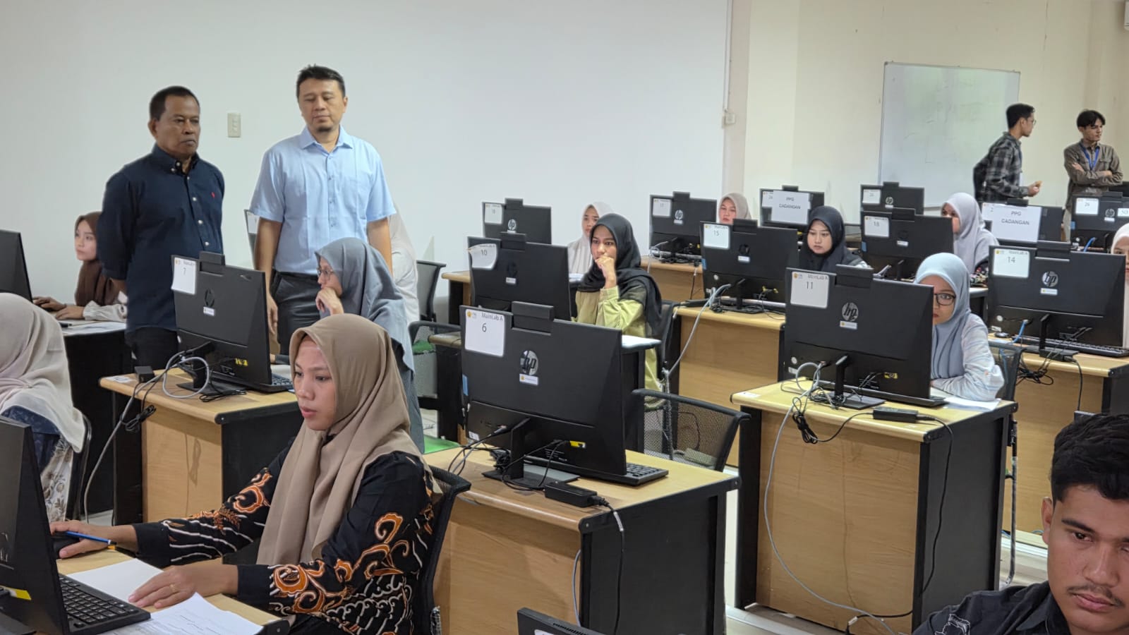 Wakil Rektor USK Tinjau Tes PPG 2026, Pastikan Seleksi Berjalan Transparan