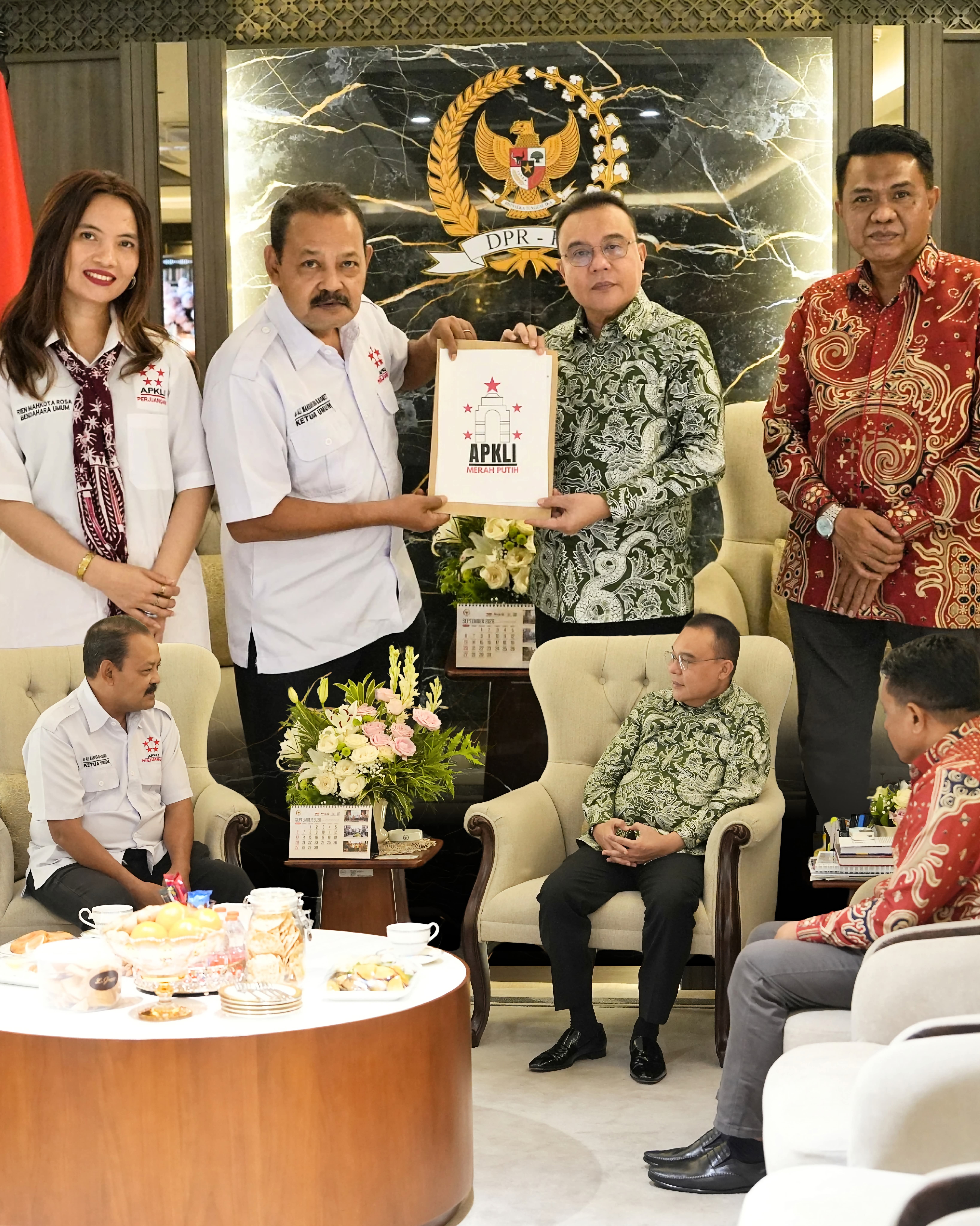 Senayan Dengarkan Suara Wong Cilik, Masa Depan Pedagang Kaki Lima Dibahas Serius