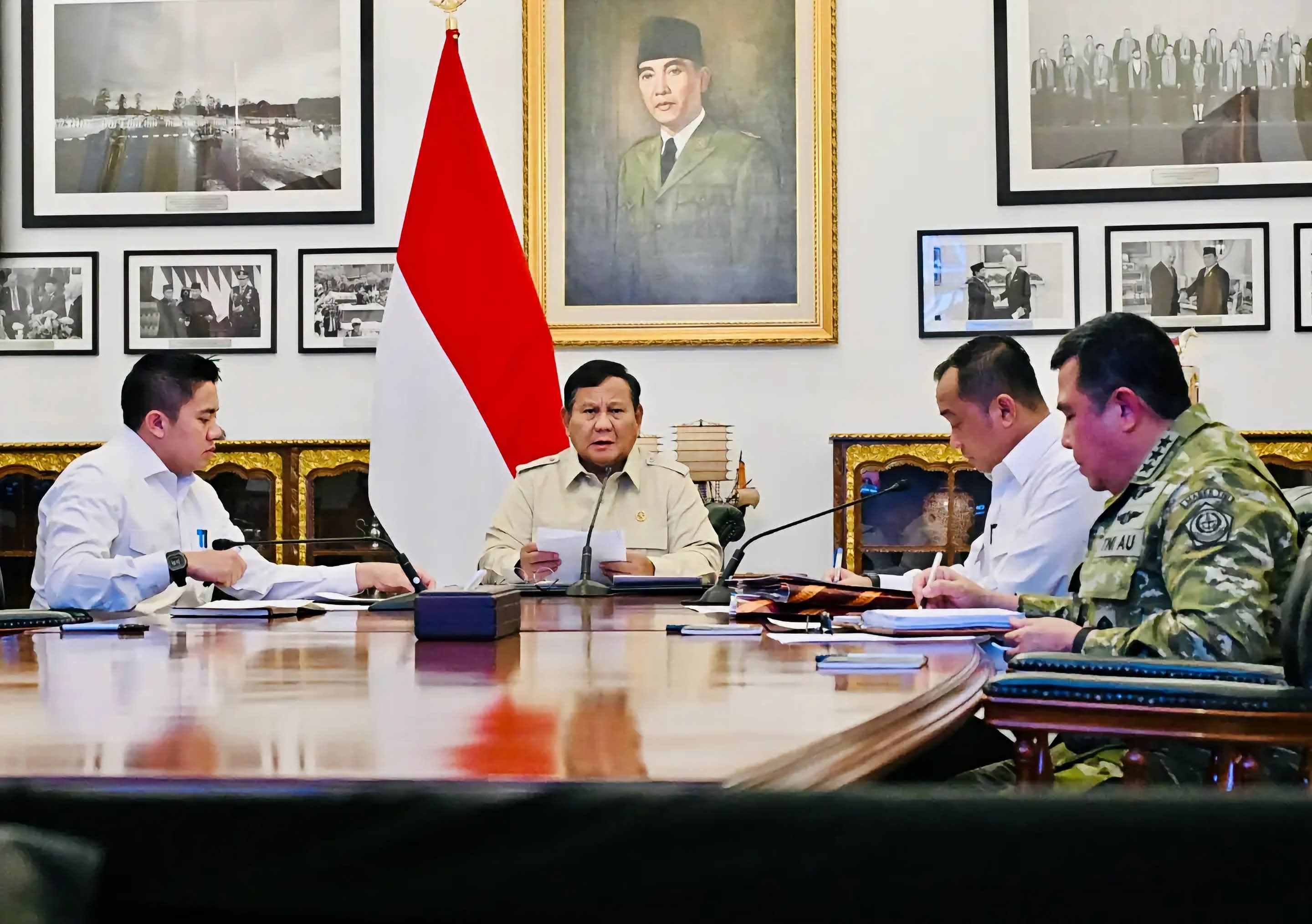 Presiden Prabowo Pimpin Ratas Penanganan Bencana, Tekankan Mitigasi dan Kesiapsiagaan Nasional